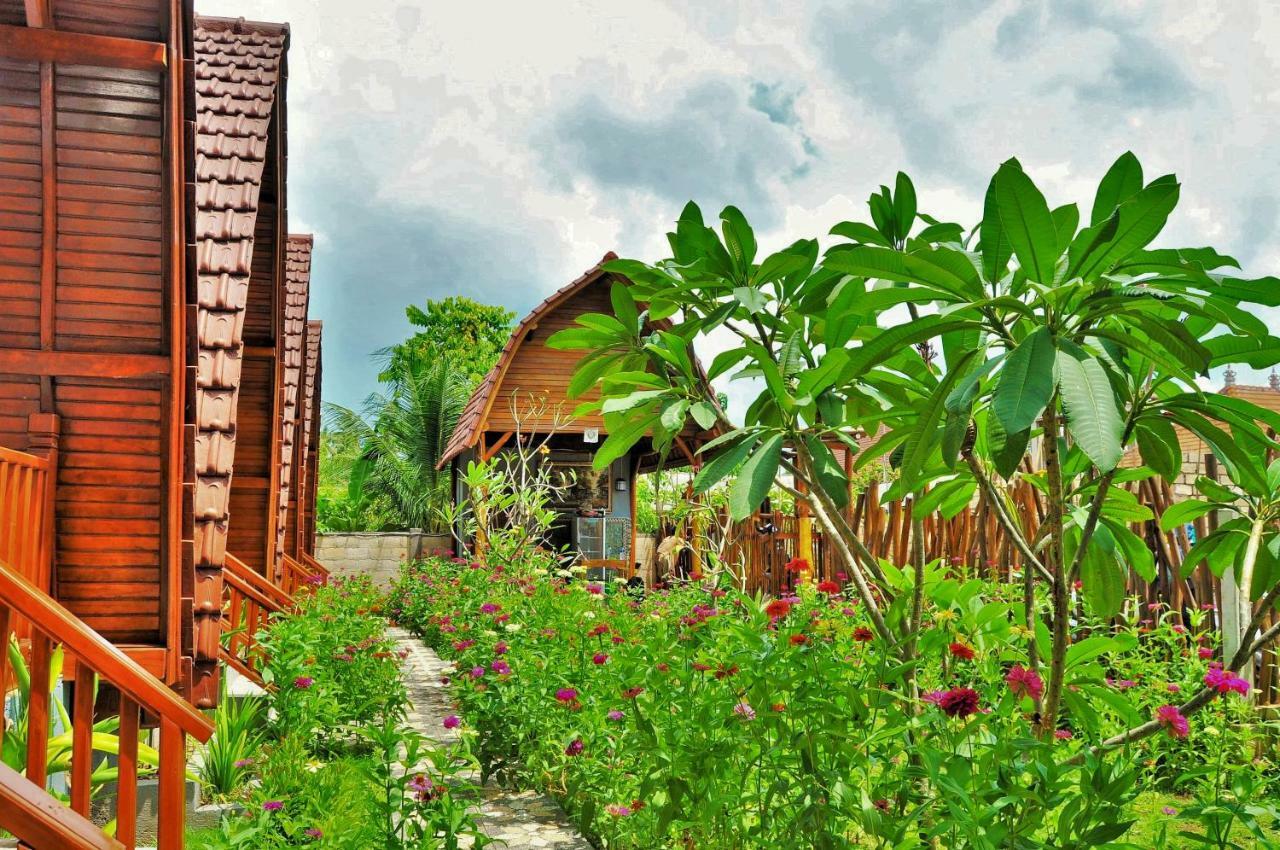 The Peace Arta Bungalow Batununggul Exteriör bild